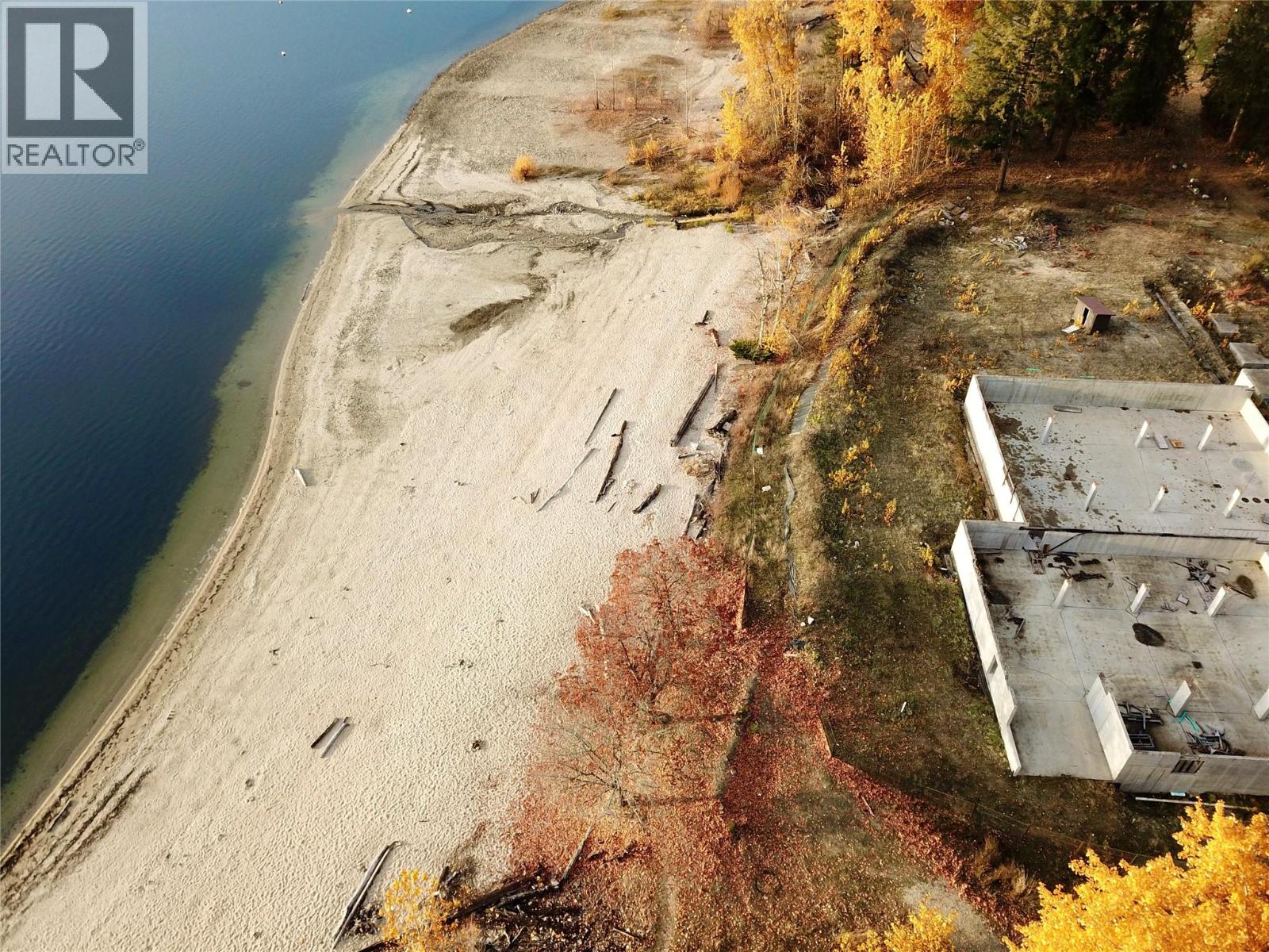  1 Sicamous Creek Frontage Road, Sicamous