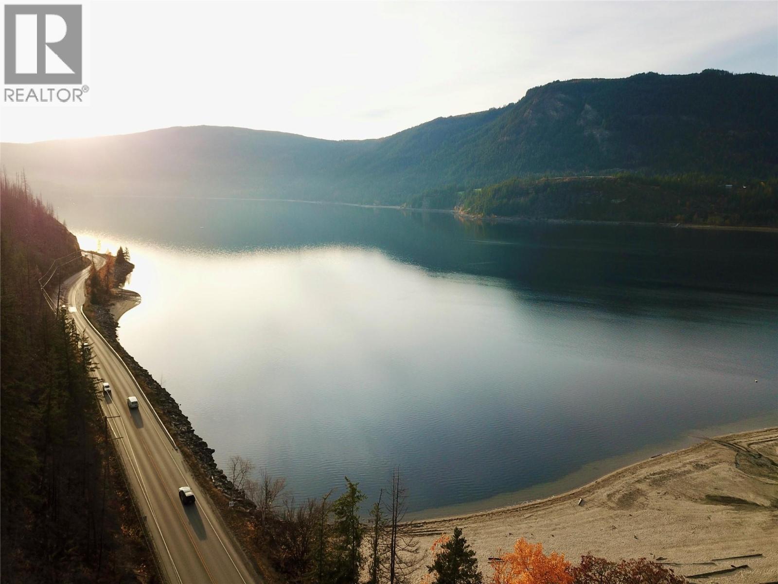  1 Sicamous Creek Frontage Road, Sicamous