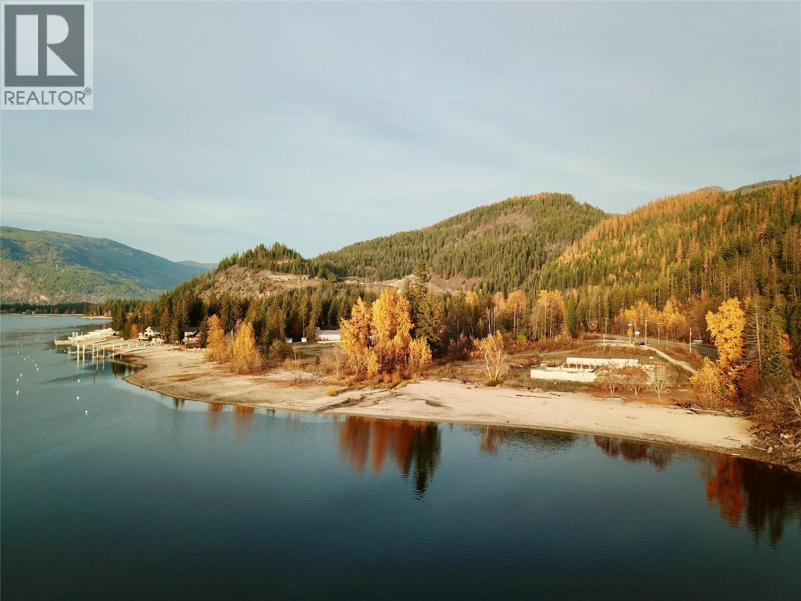  1 Sicamous Creek Frontage Road, Sicamous