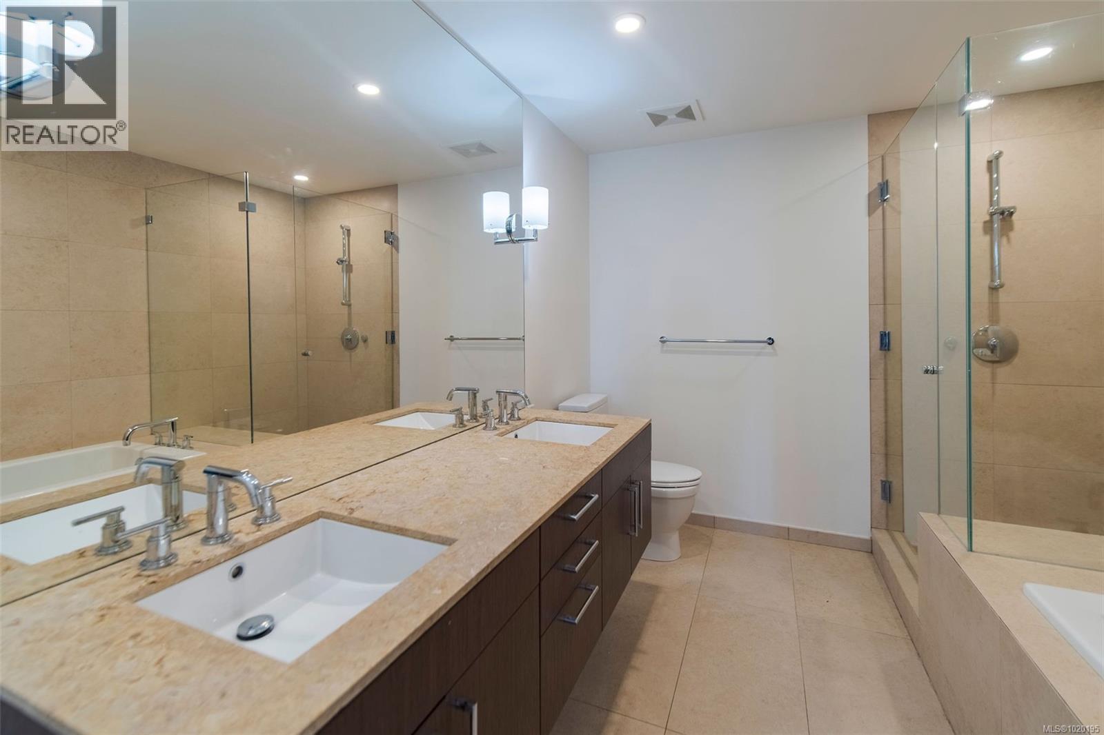 213 100 Saghalie Rd, Victoria