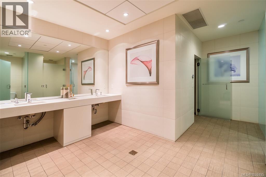 213 100 Saghalie Rd, Victoria