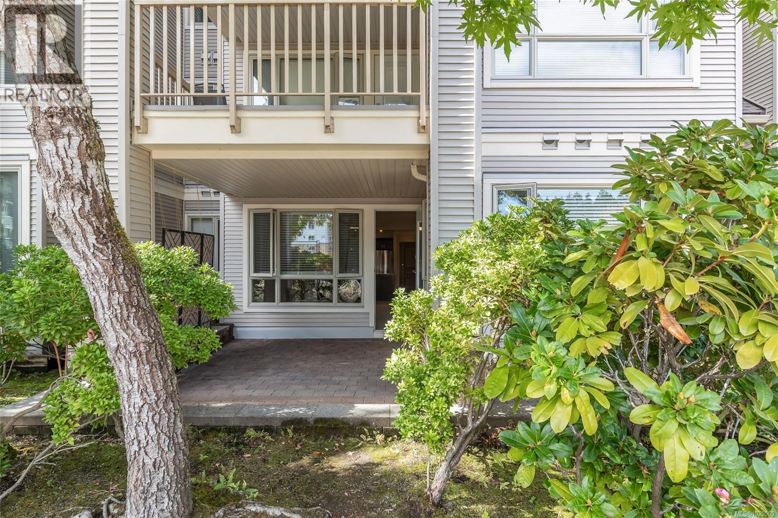 111 5670 Edgewater Lane, Nanaimo