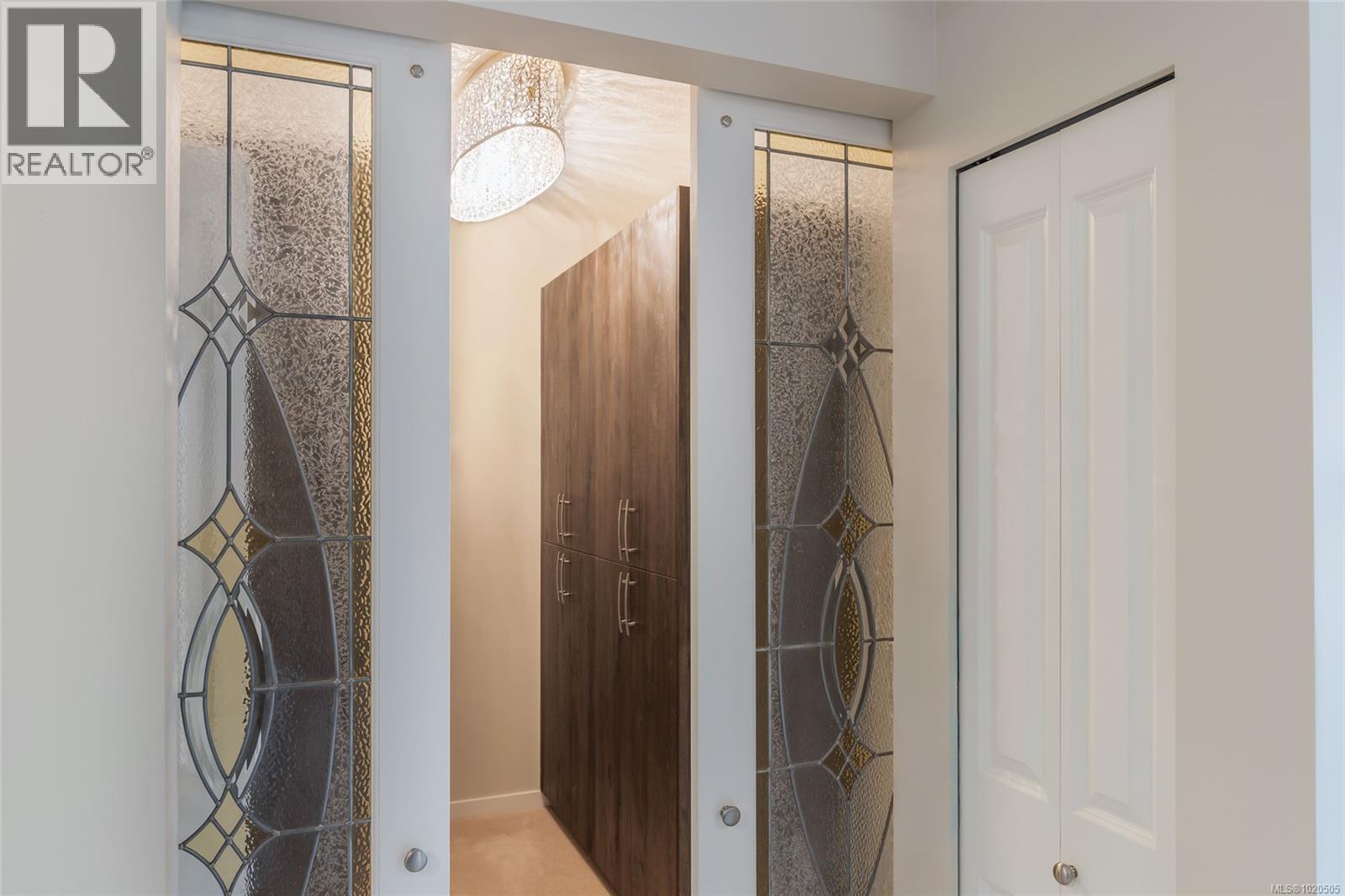 111 5670 Edgewater Lane, Nanaimo