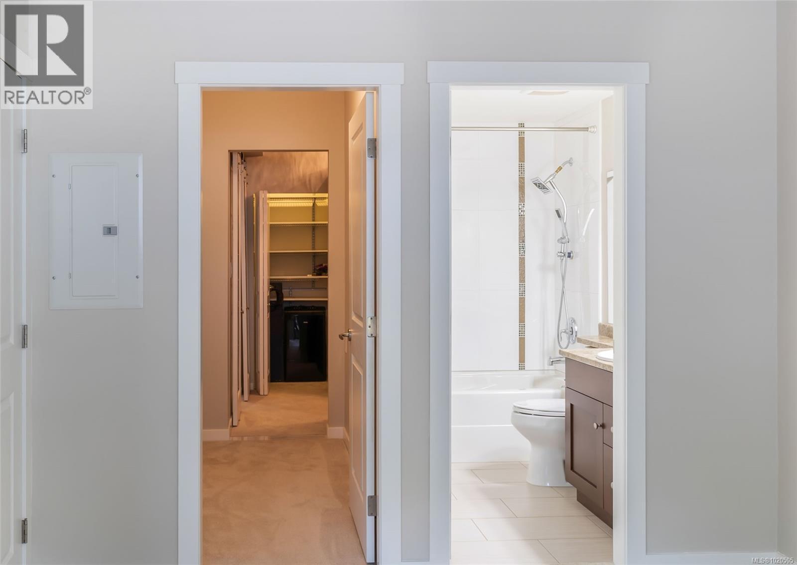 111 5670 Edgewater Lane, Nanaimo