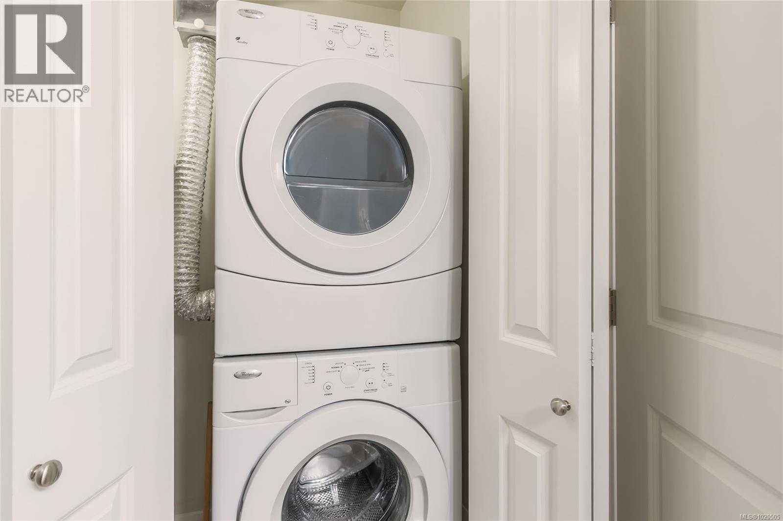 111 5670 Edgewater Lane, Nanaimo