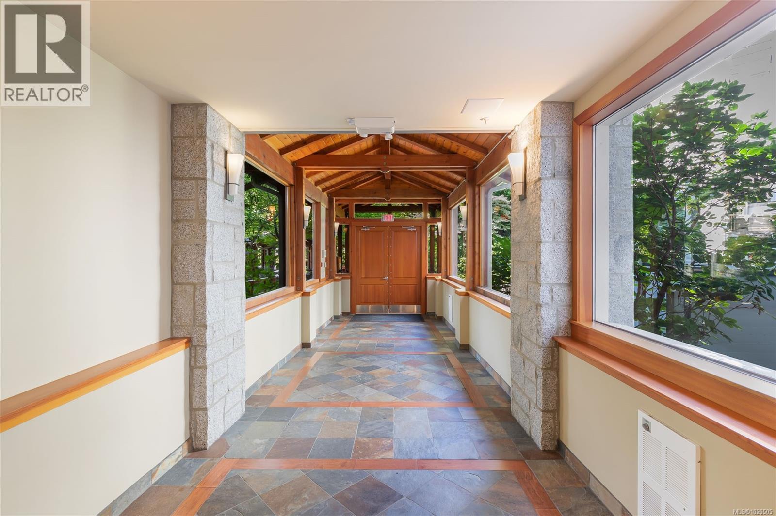 111 5670 Edgewater Lane, Nanaimo