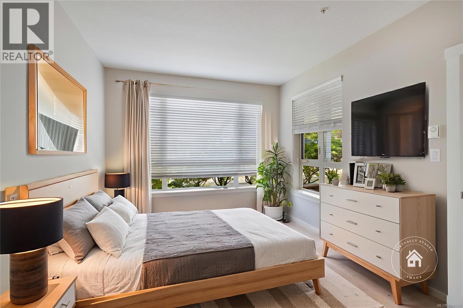 111 5670 Edgewater Lane, Nanaimo