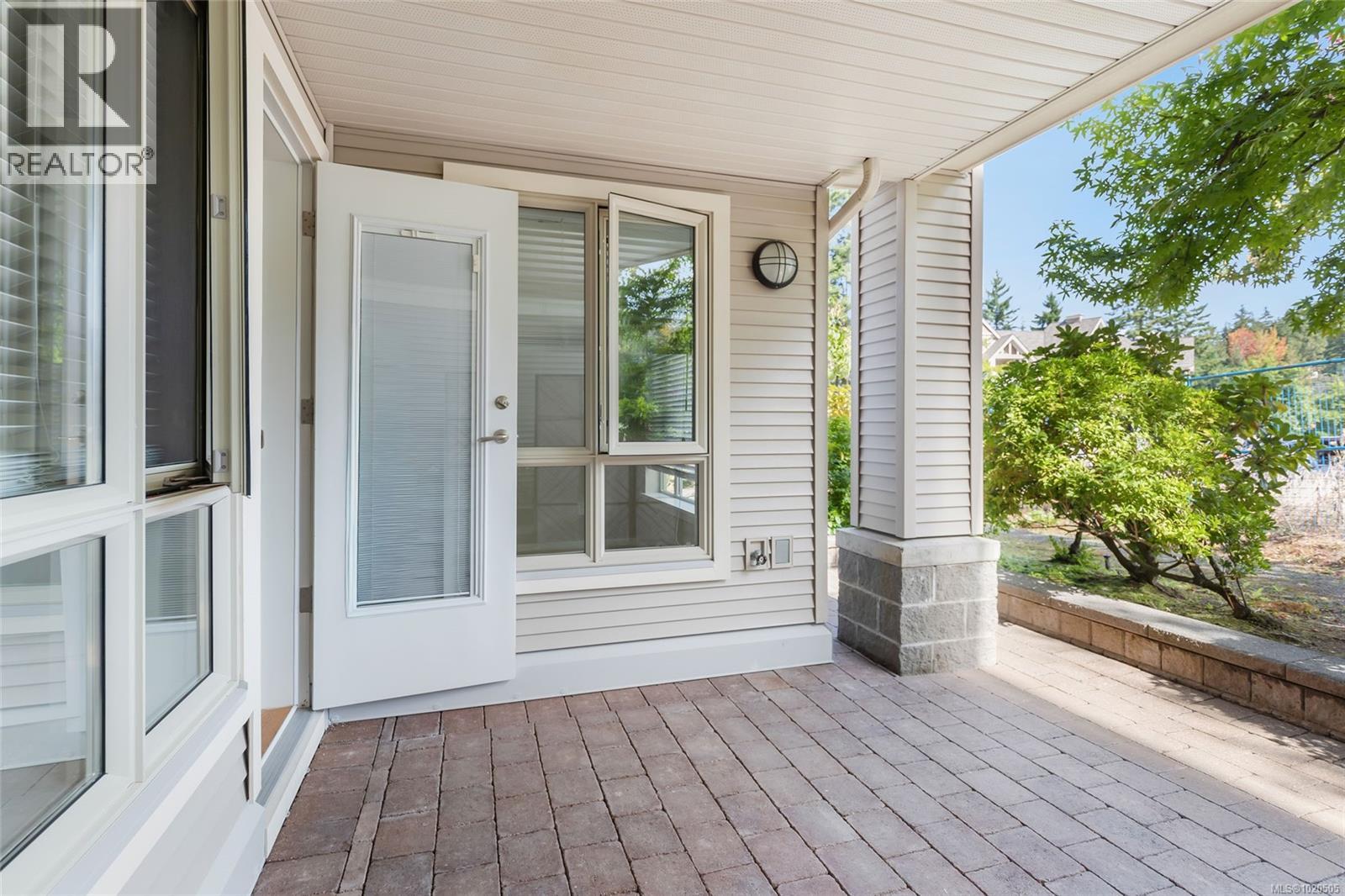 111 5670 Edgewater Lane, Nanaimo