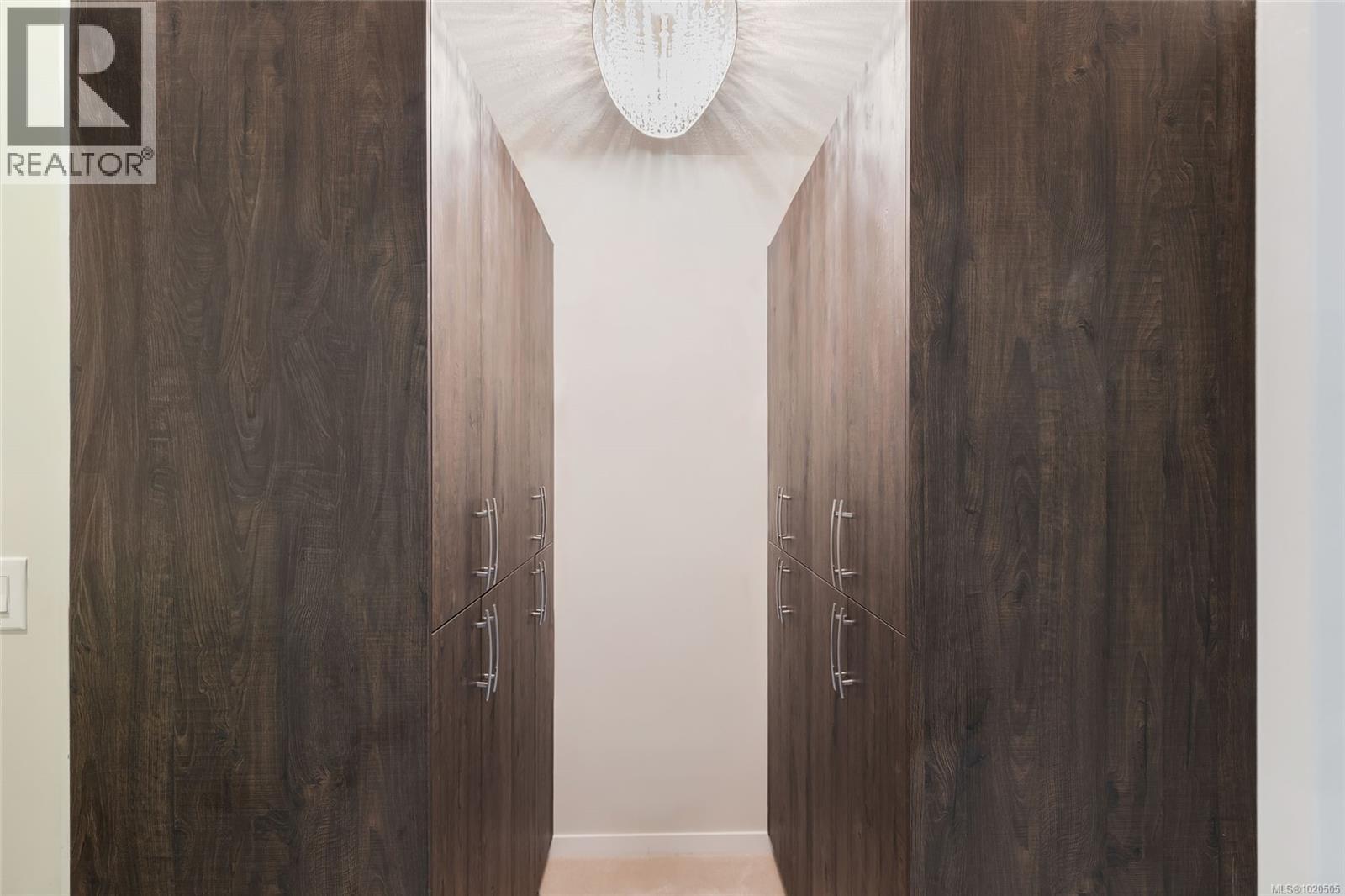 111 5670 Edgewater Lane, Nanaimo