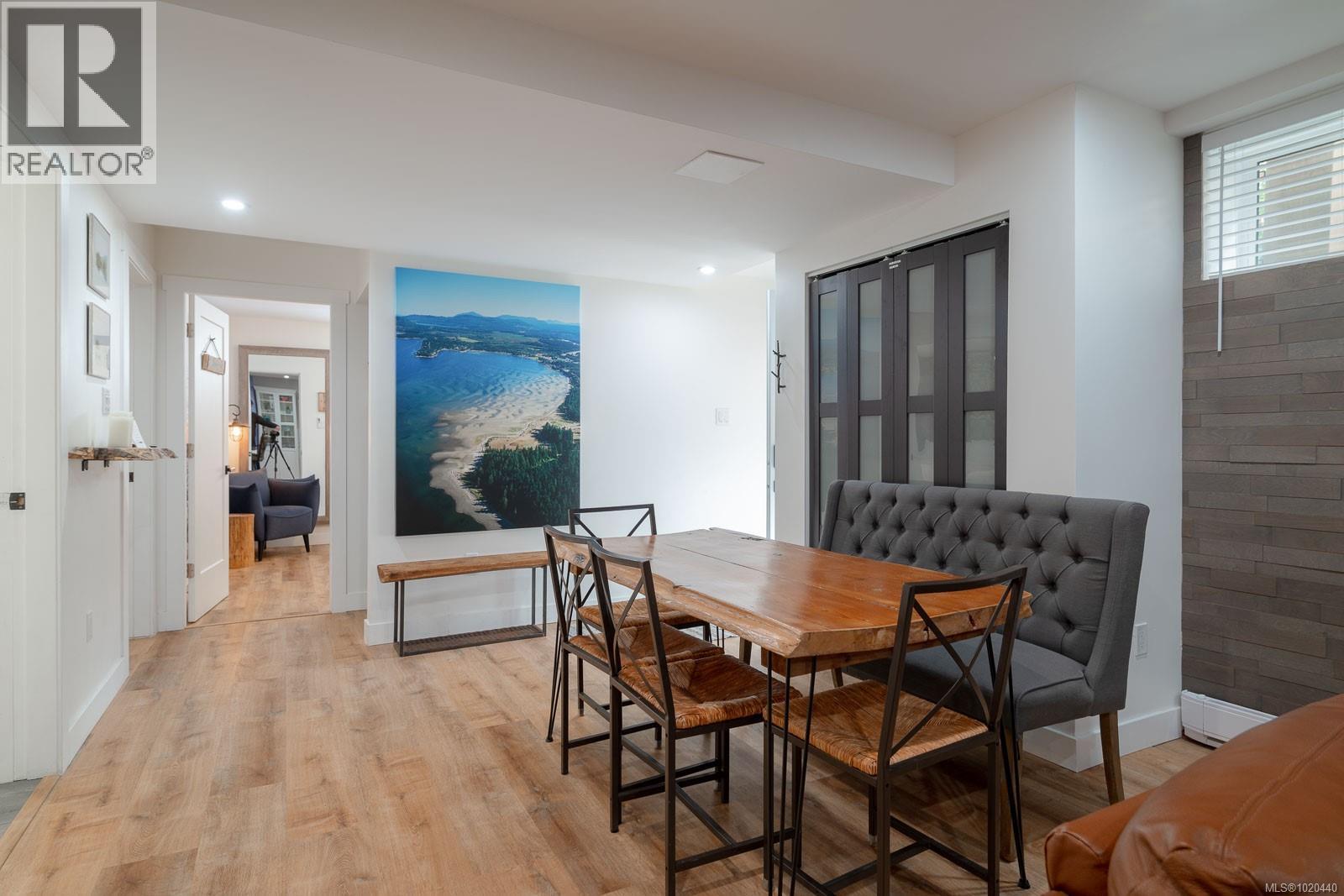 1025 Maple Lane Dr, Parksville