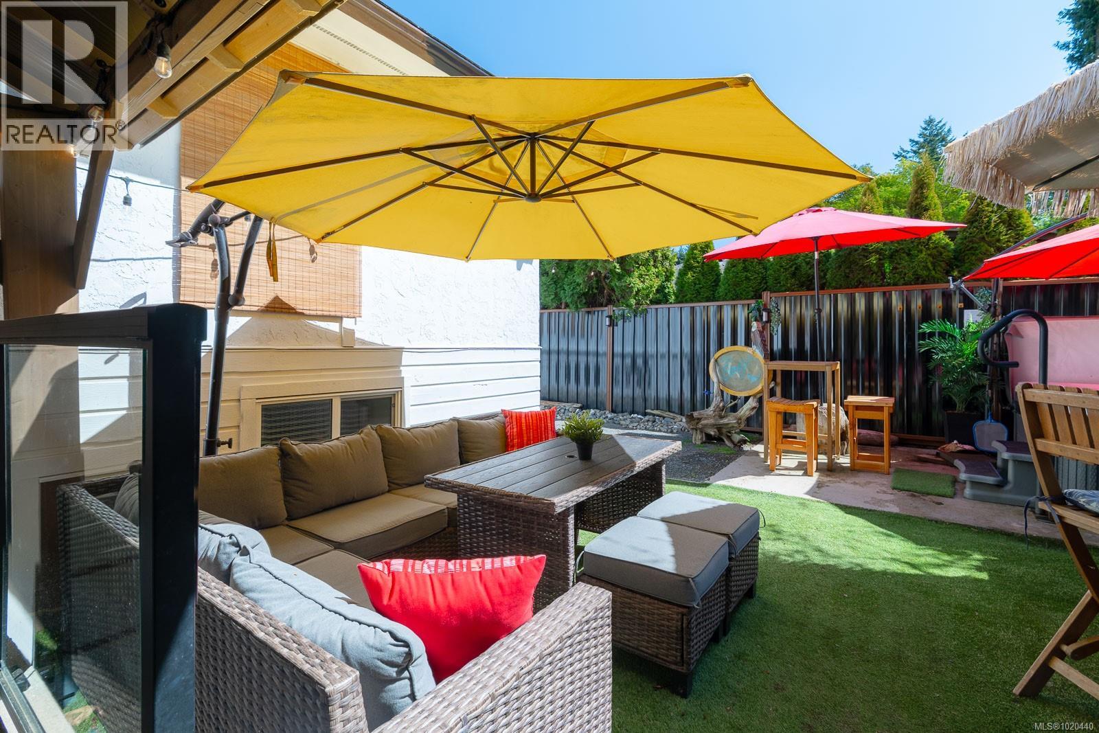 1025 Maple Lane Dr, Parksville