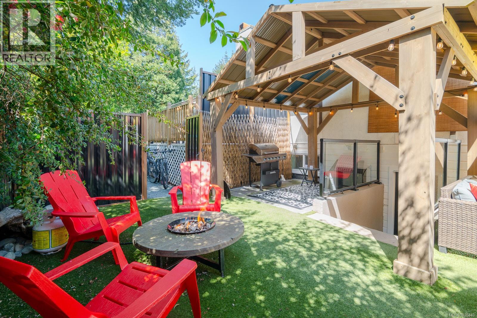 1025 Maple Lane Dr, Parksville