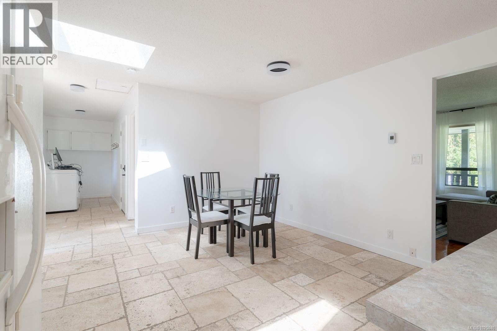 1025 Maple Lane Dr, Parksville