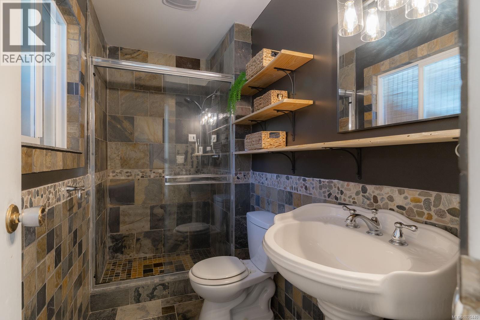 1025 Maple Lane Dr, Parksville