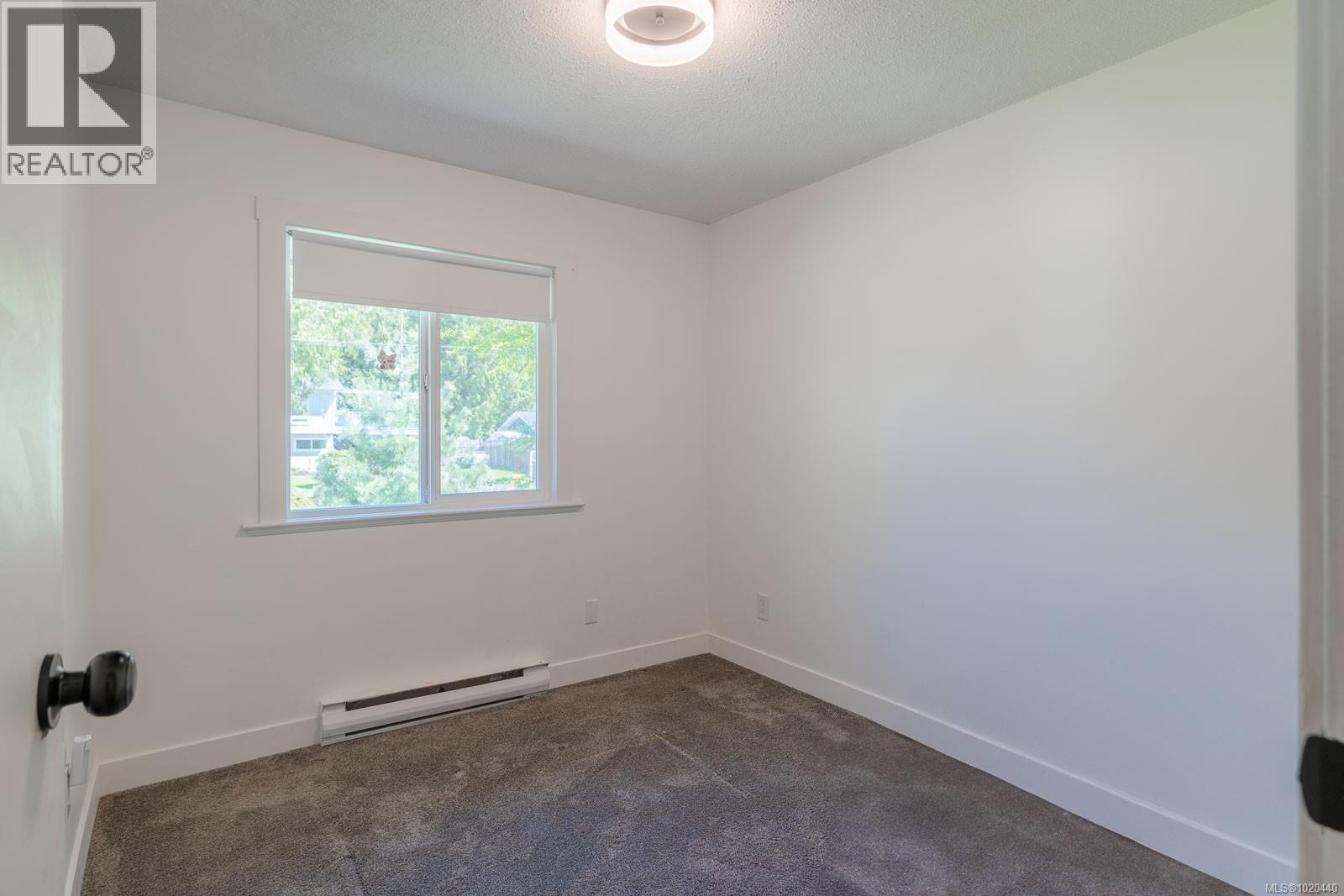 1025 Maple Lane Dr, Parksville