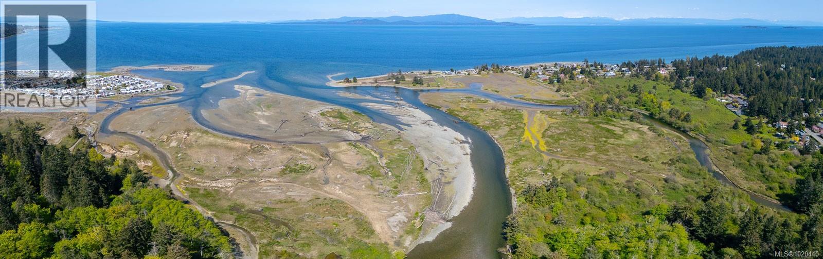 1025 Maple Lane Dr, Parksville