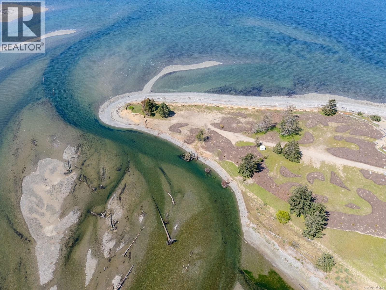 1025 Maple Lane Dr, Parksville