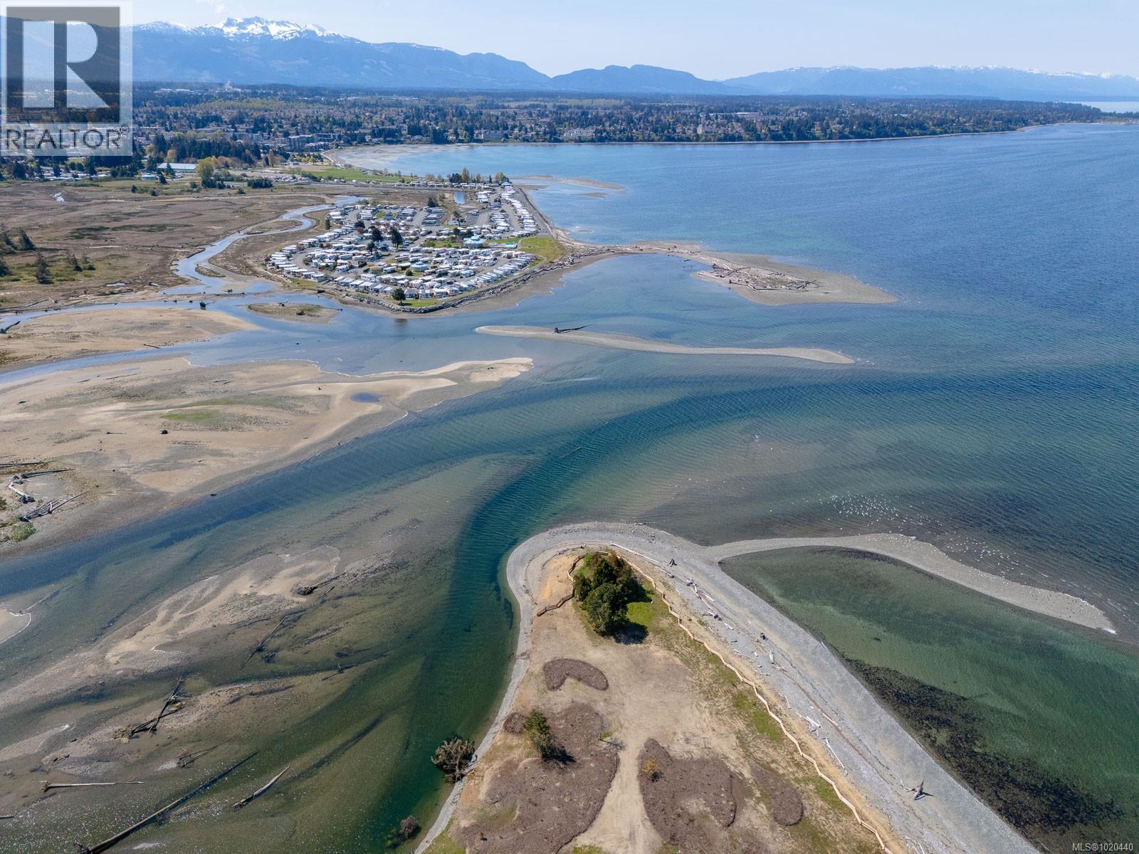 1025 Maple Lane Dr, Parksville