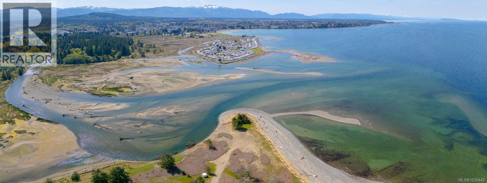 1025 Maple Lane Dr, Parksville