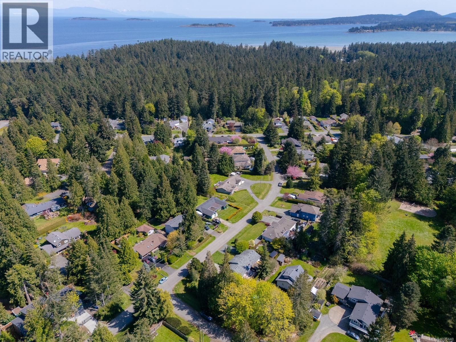 1025 Maple Lane Dr, Parksville