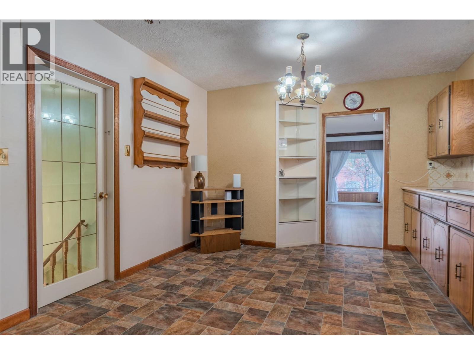 1329 Columbia Avenue, Trail