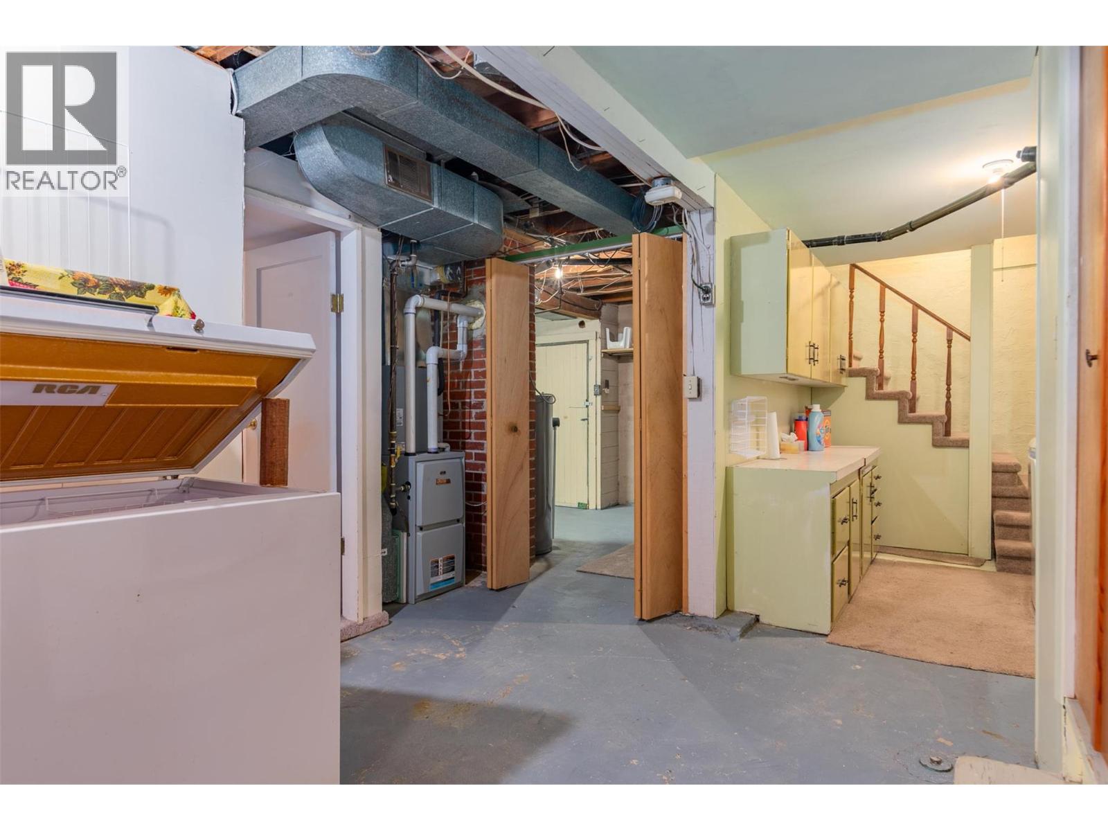 1329 Columbia Avenue, Trail