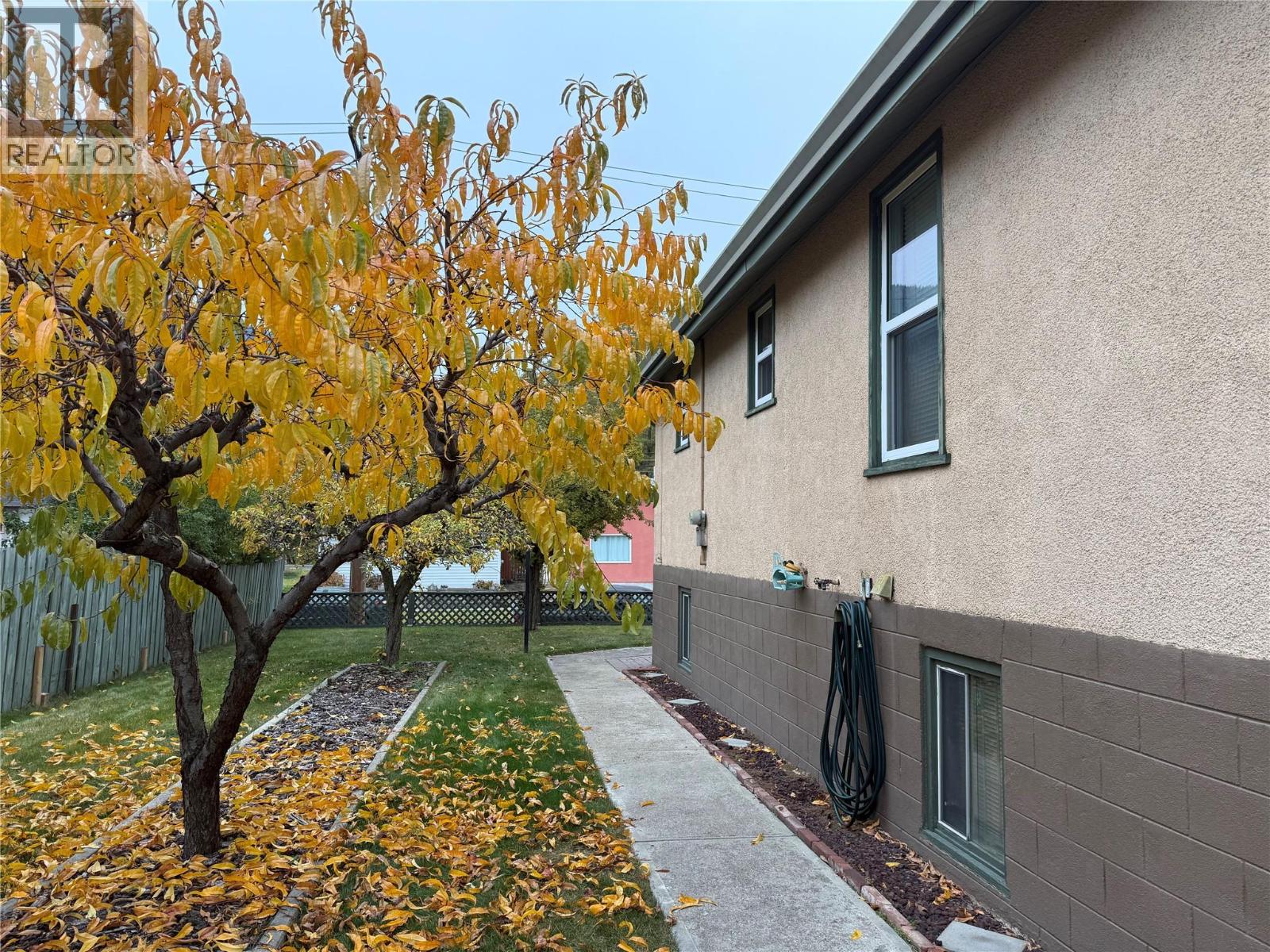 1329 Columbia Avenue, Trail