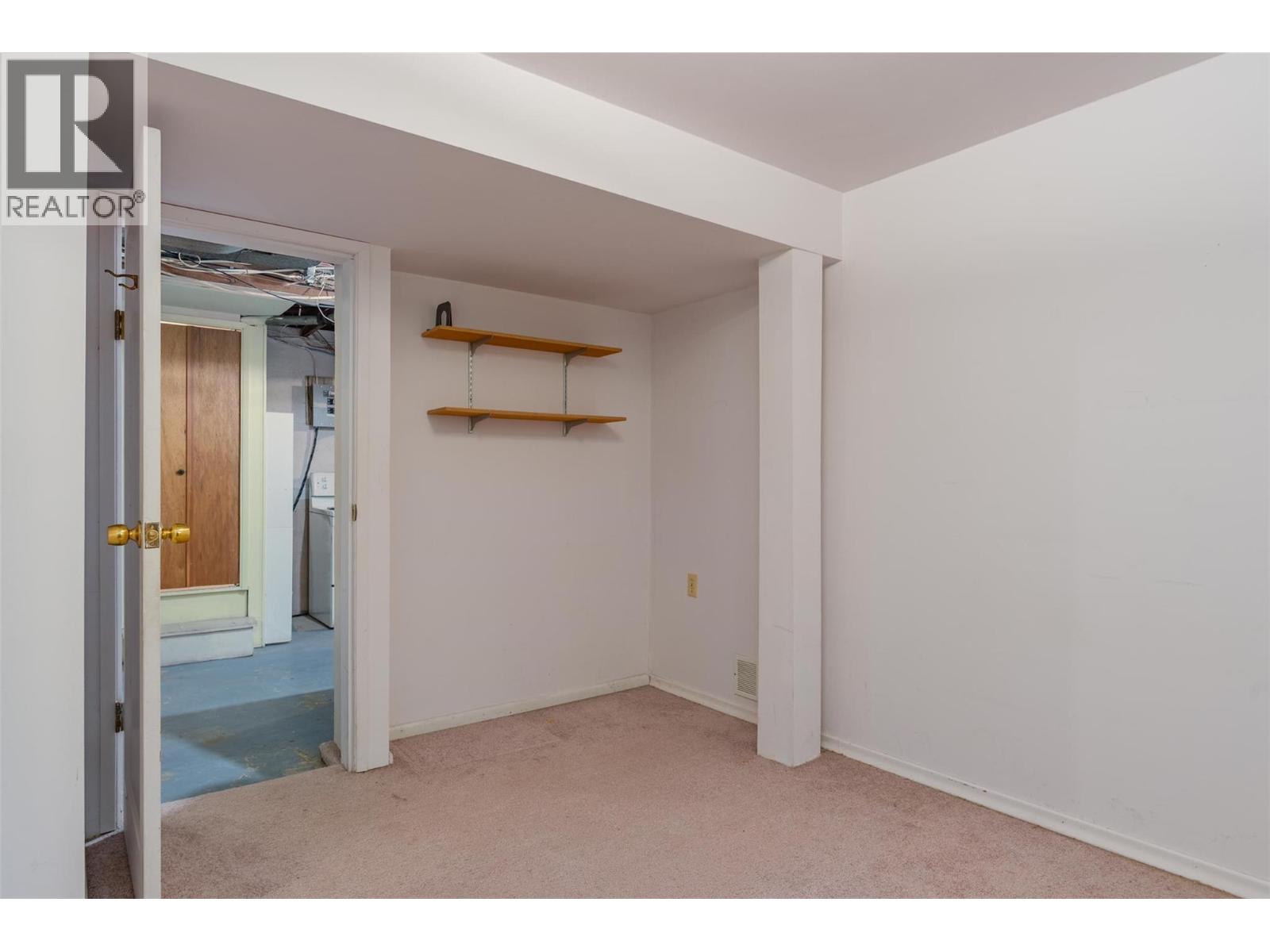 1329 Columbia Avenue, Trail