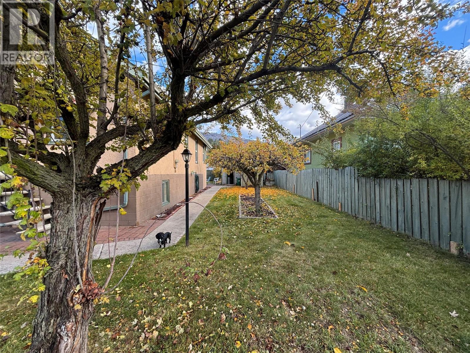 1329 Columbia Avenue, Trail