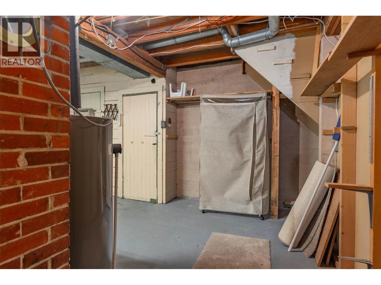 1329 Columbia Avenue, Trail