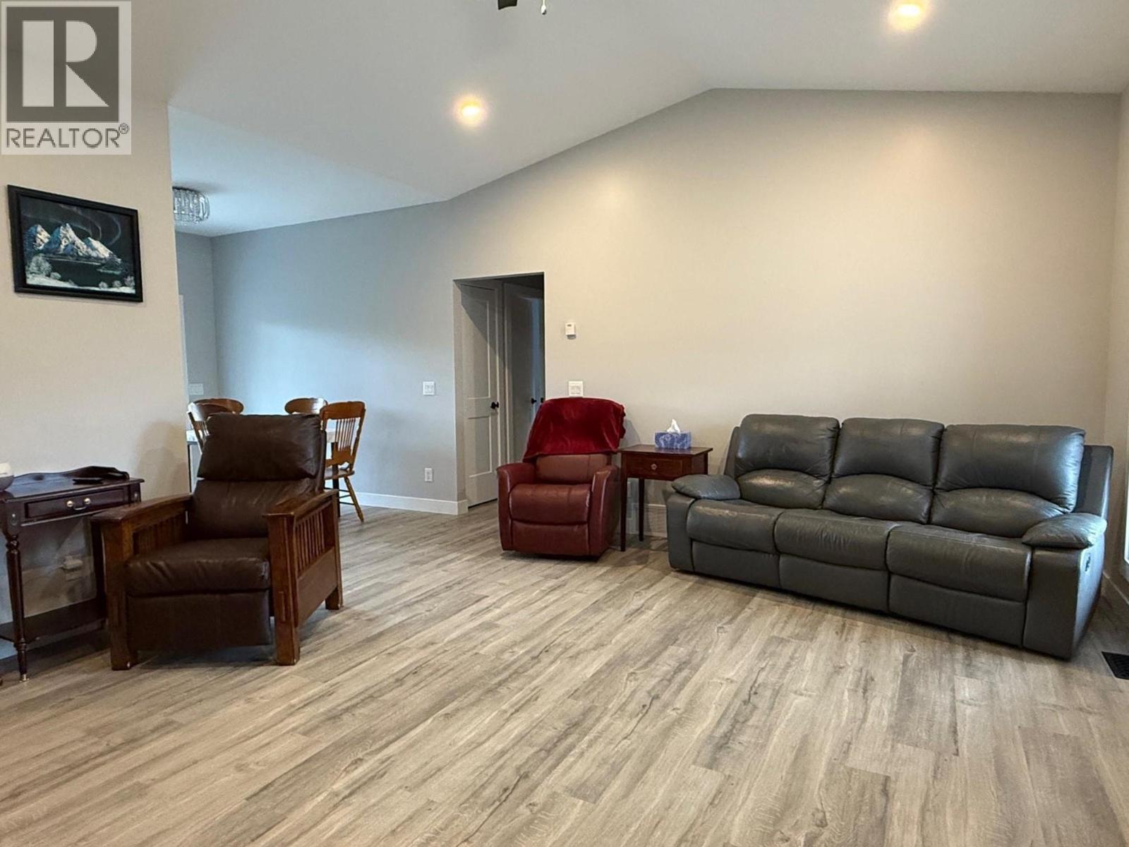 535 Barkley Road, Barriere