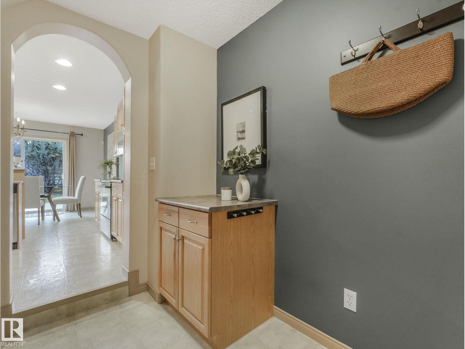 1740 GLASTONBURY BV NW, Edmonton