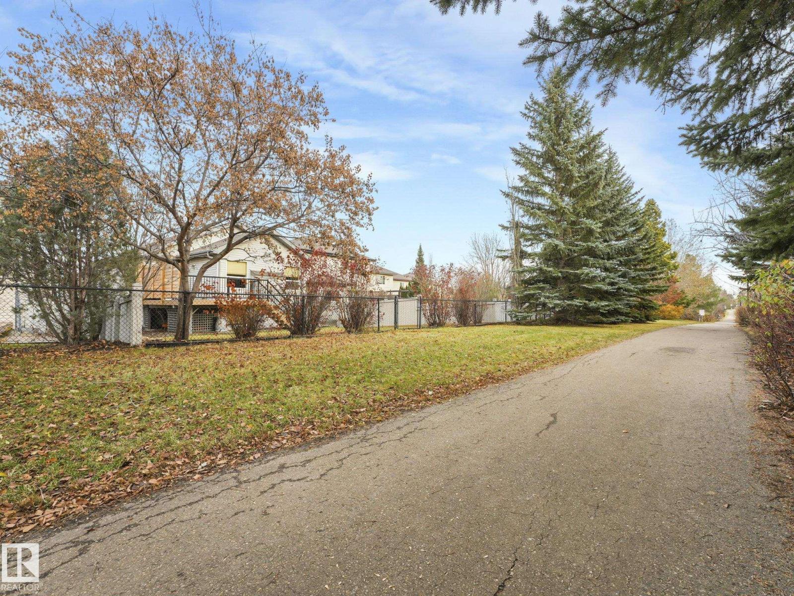 1740 GLASTONBURY BV NW, Edmonton