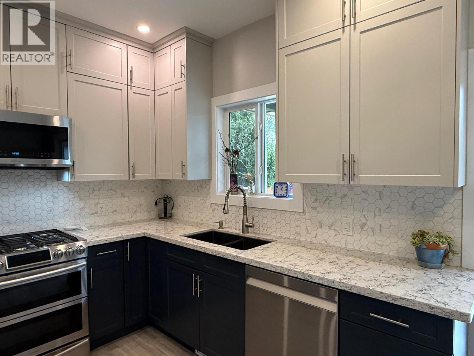 535 Barkley Road, Barriere