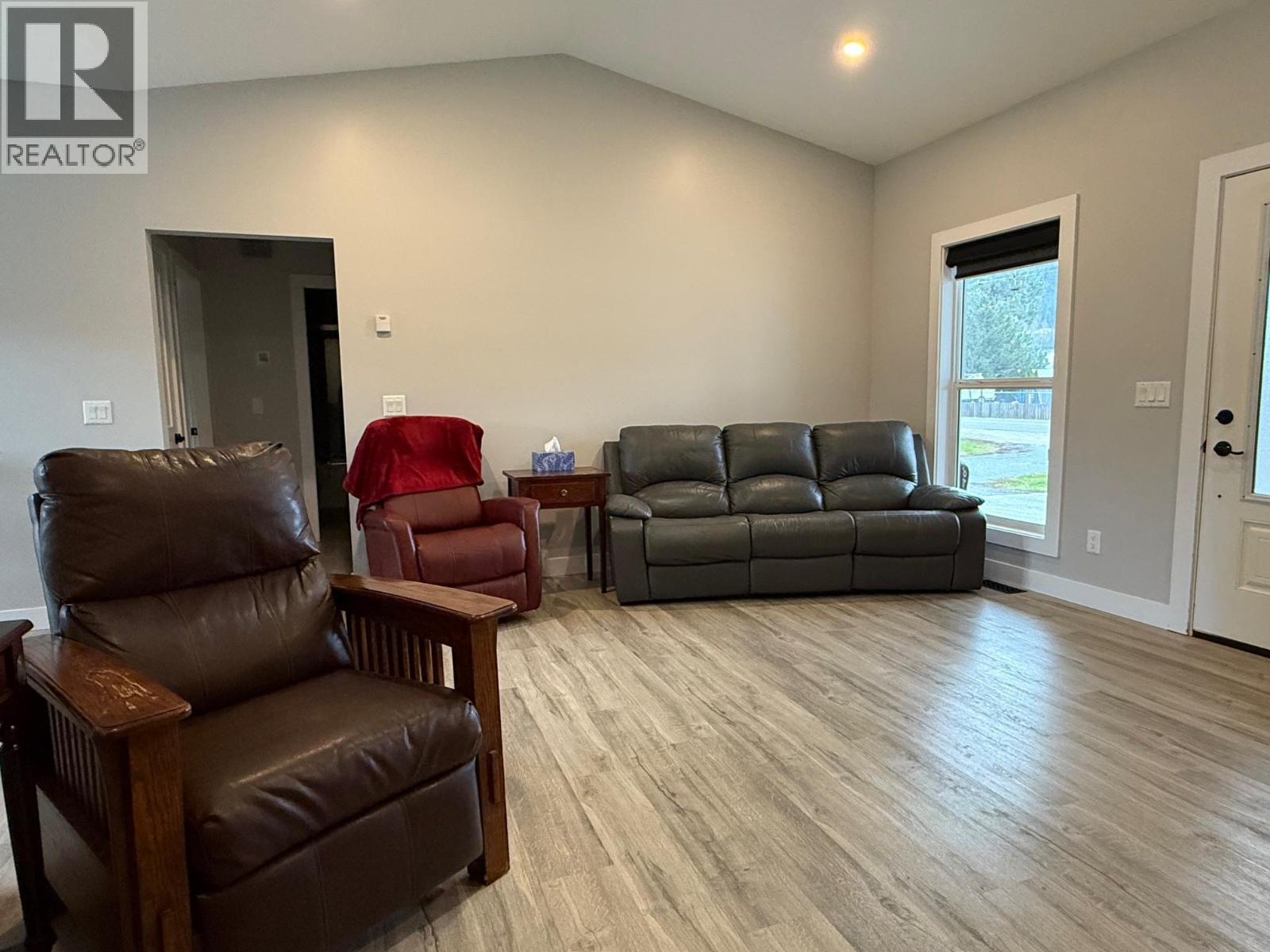 535 Barkley Road, Barriere