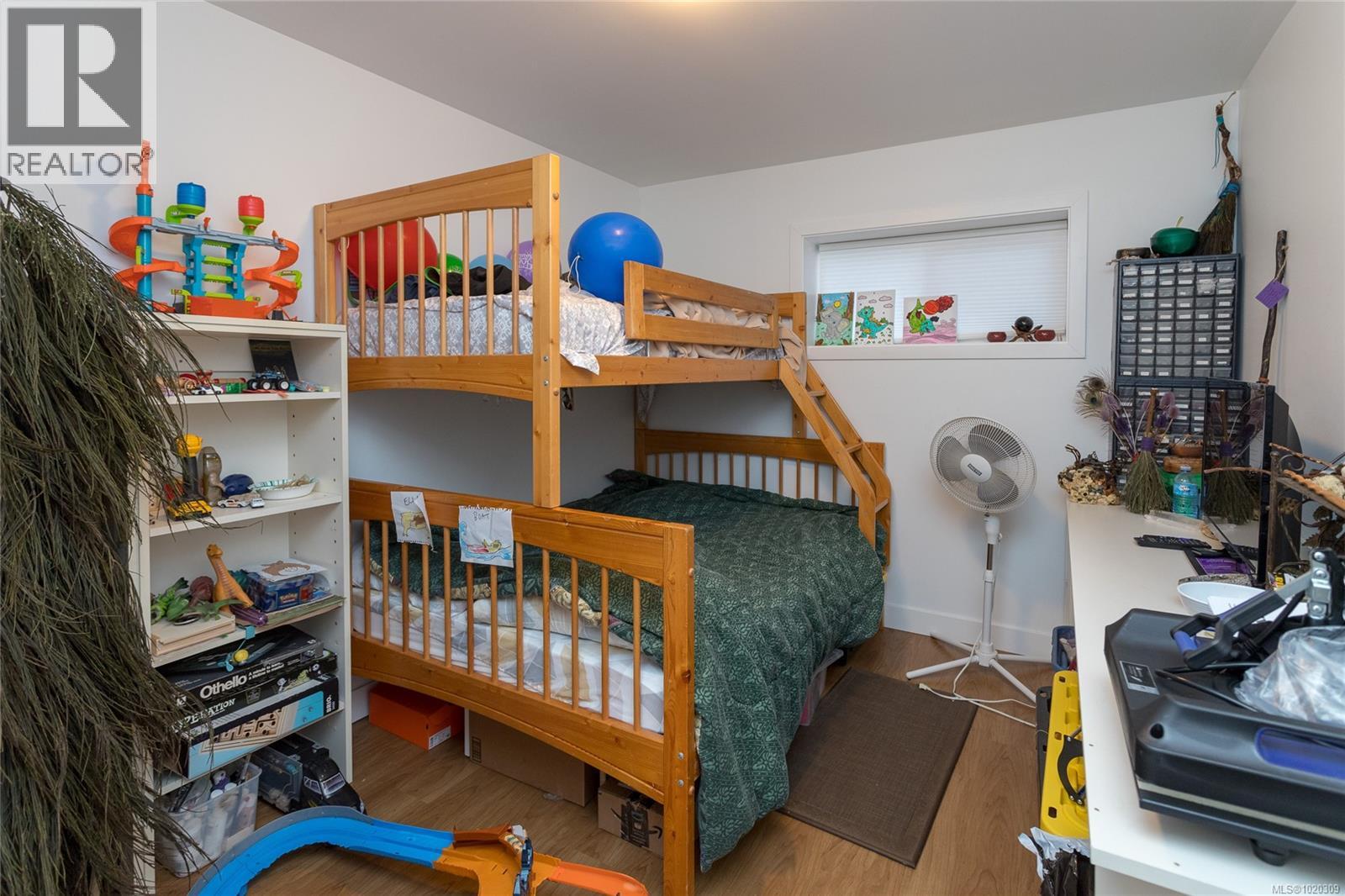 9583 Christine Pl, Sidney