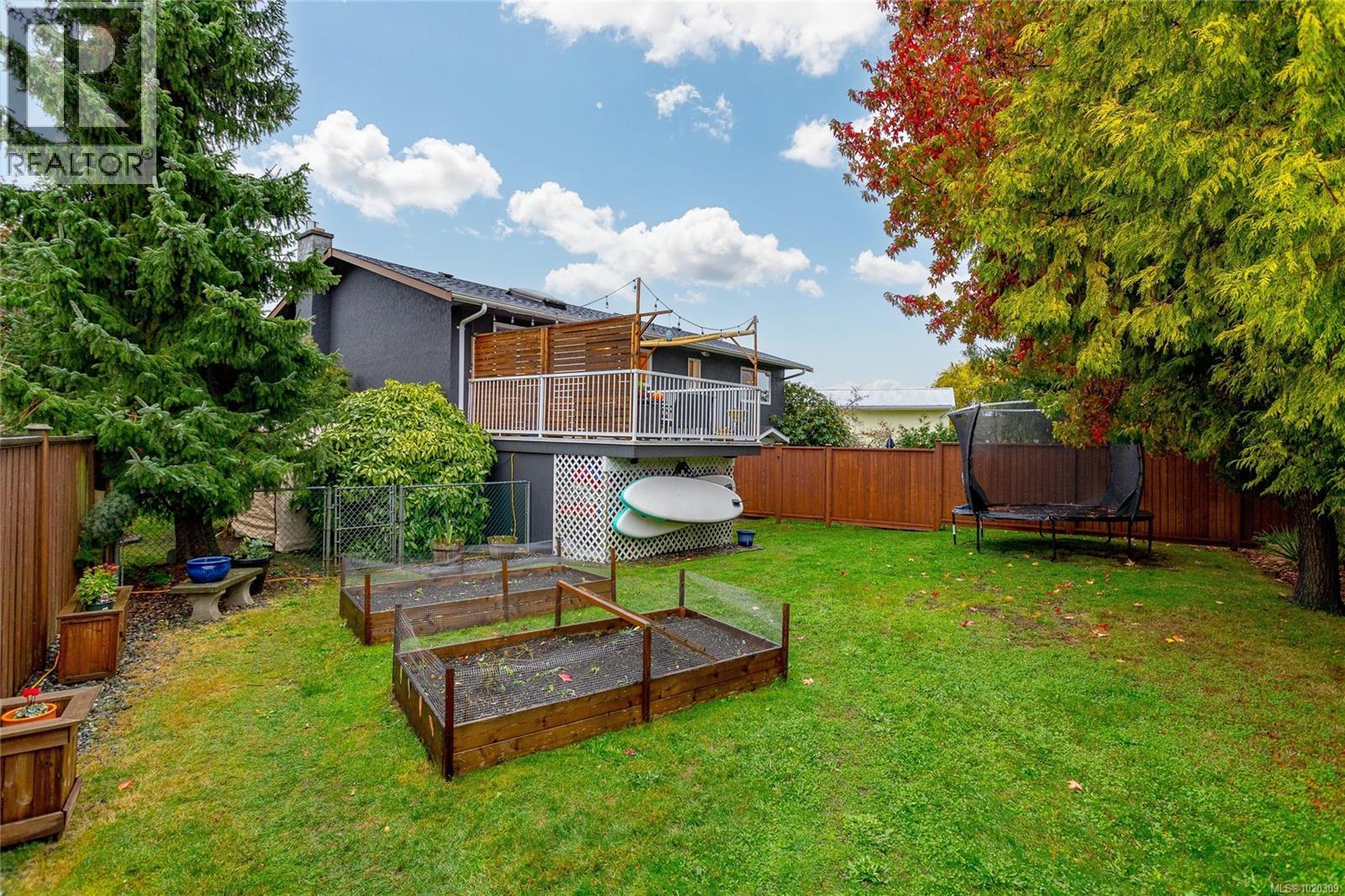 9583 Christine Pl, Sidney