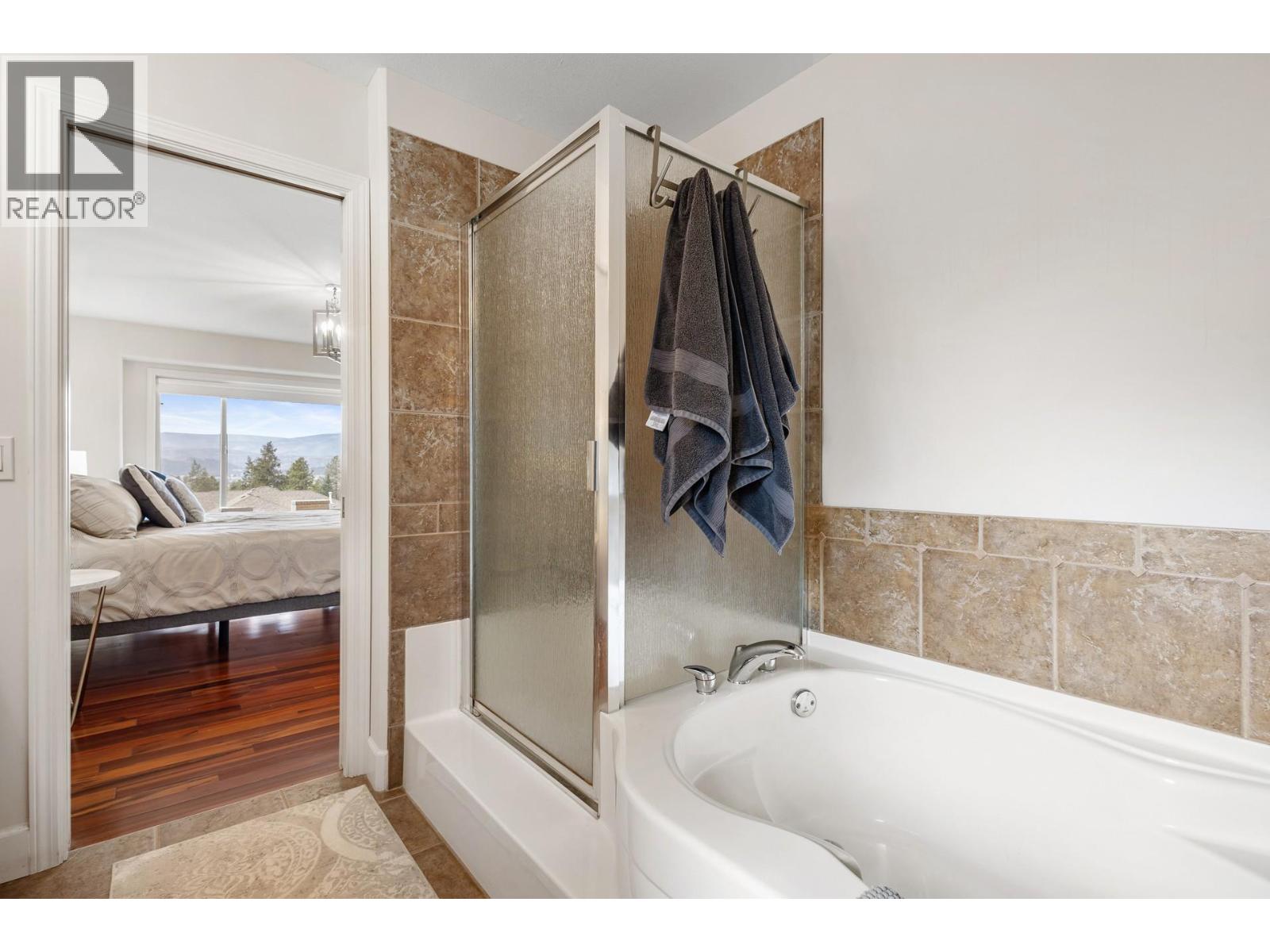  3492 Camelback Drive, Kelowna