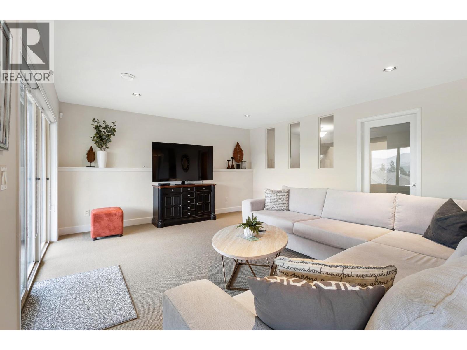  3492 Camelback Drive, Kelowna