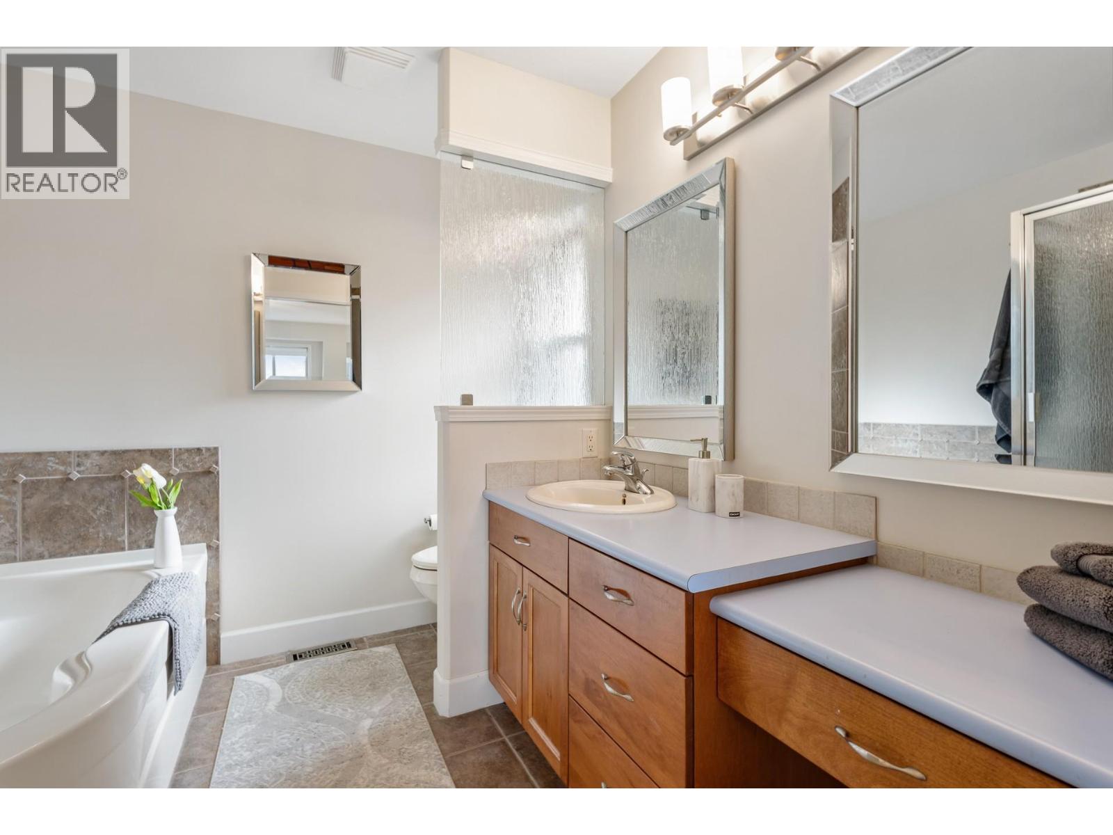  3492 Camelback Drive, Kelowna