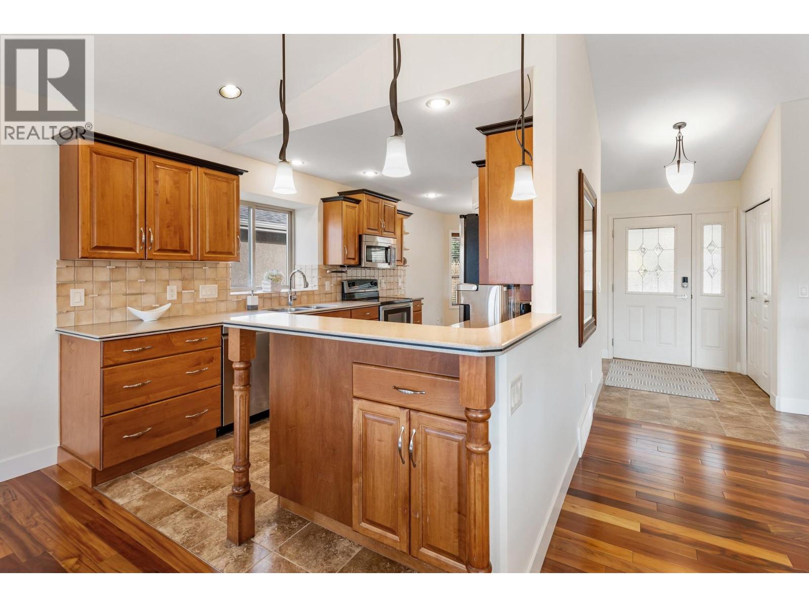  3492 Camelback Drive, Kelowna