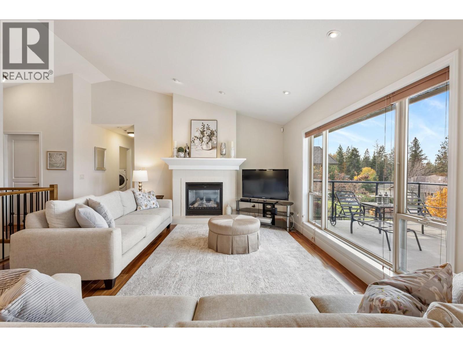  3492 Camelback Drive, Kelowna