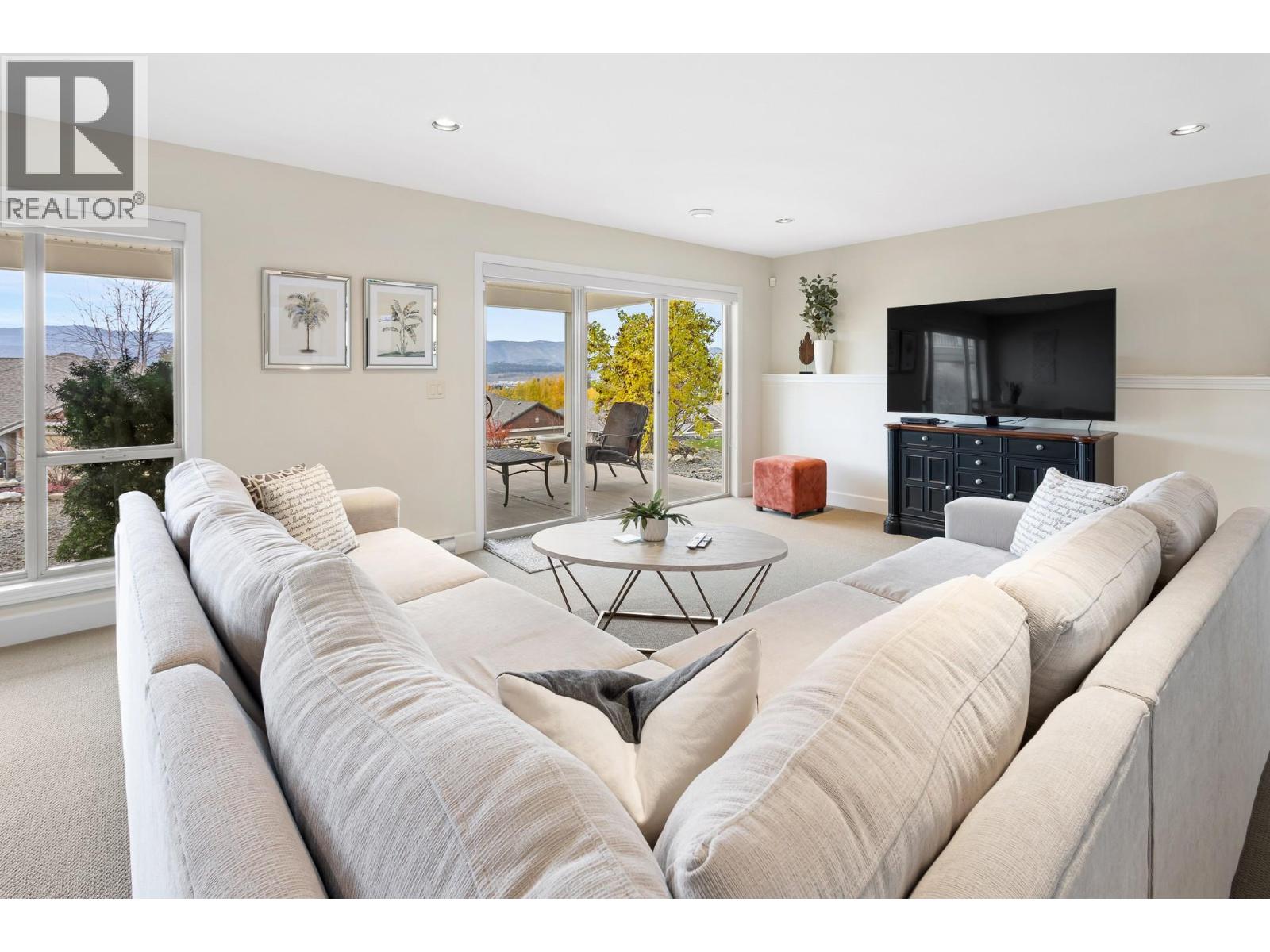  3492 Camelback Drive, Kelowna