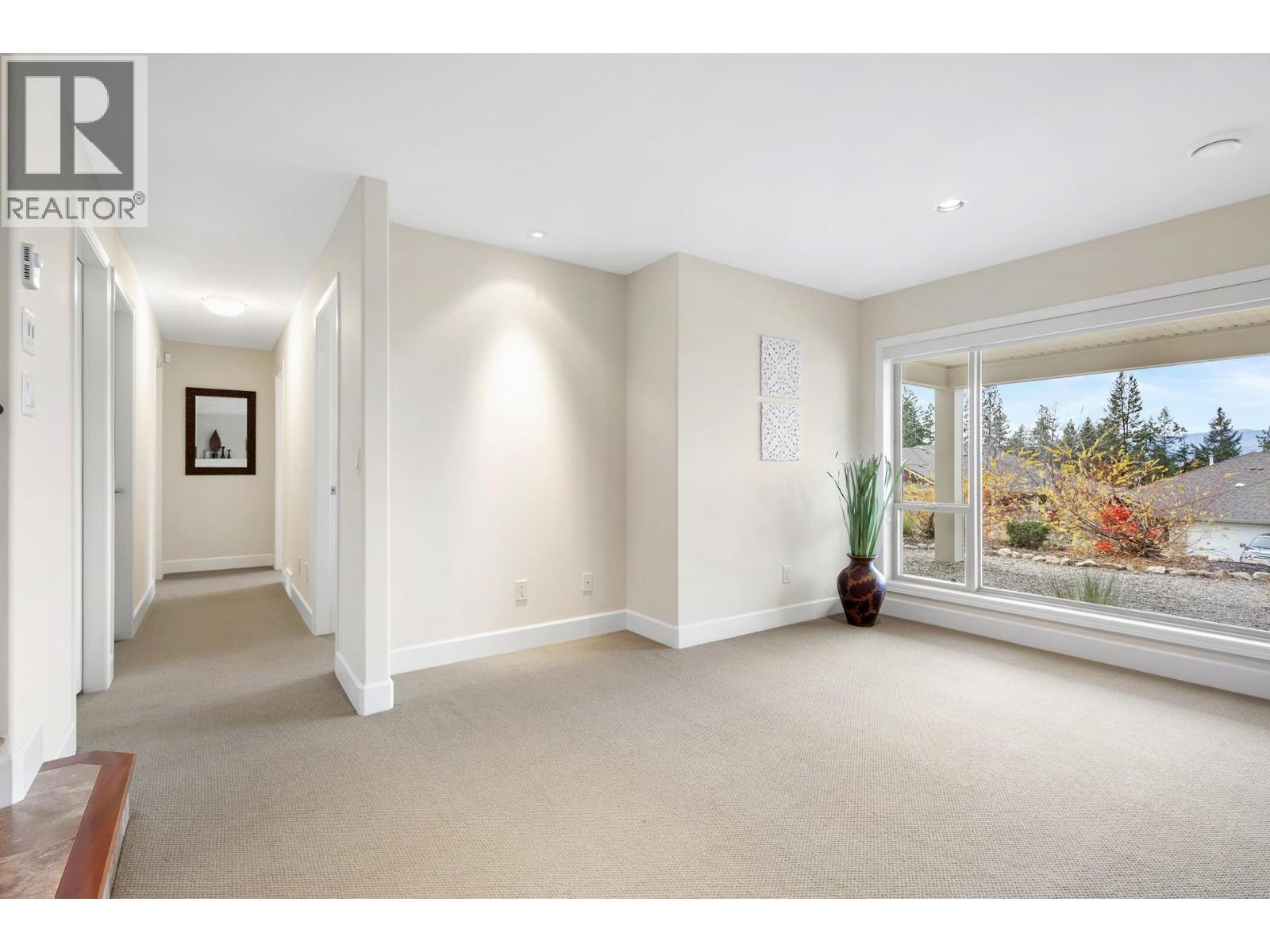  3492 Camelback Drive, Kelowna