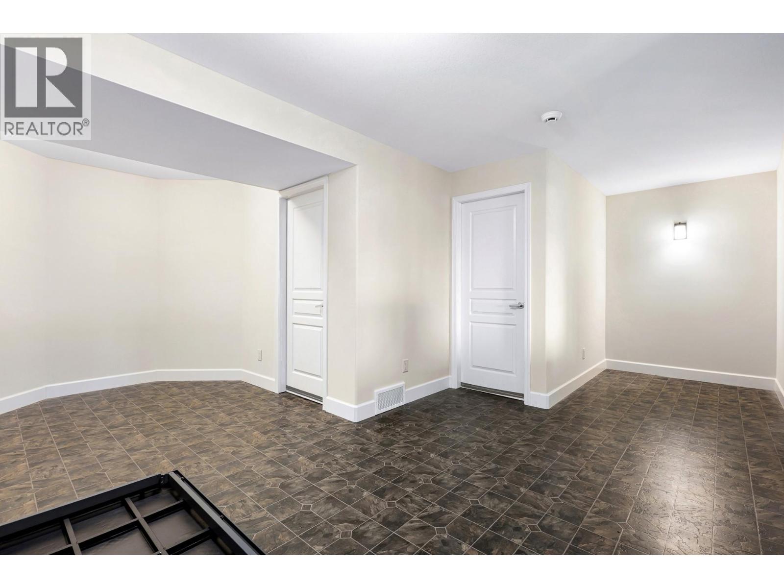  3492 Camelback Drive, Kelowna