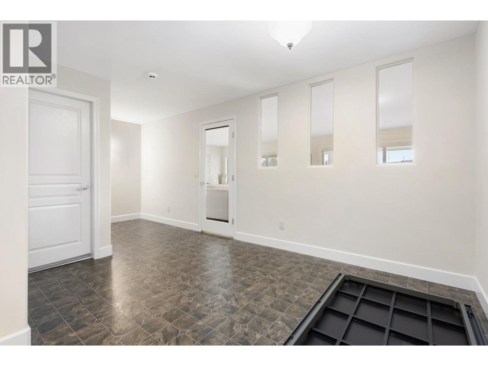  3492 Camelback Drive, Kelowna