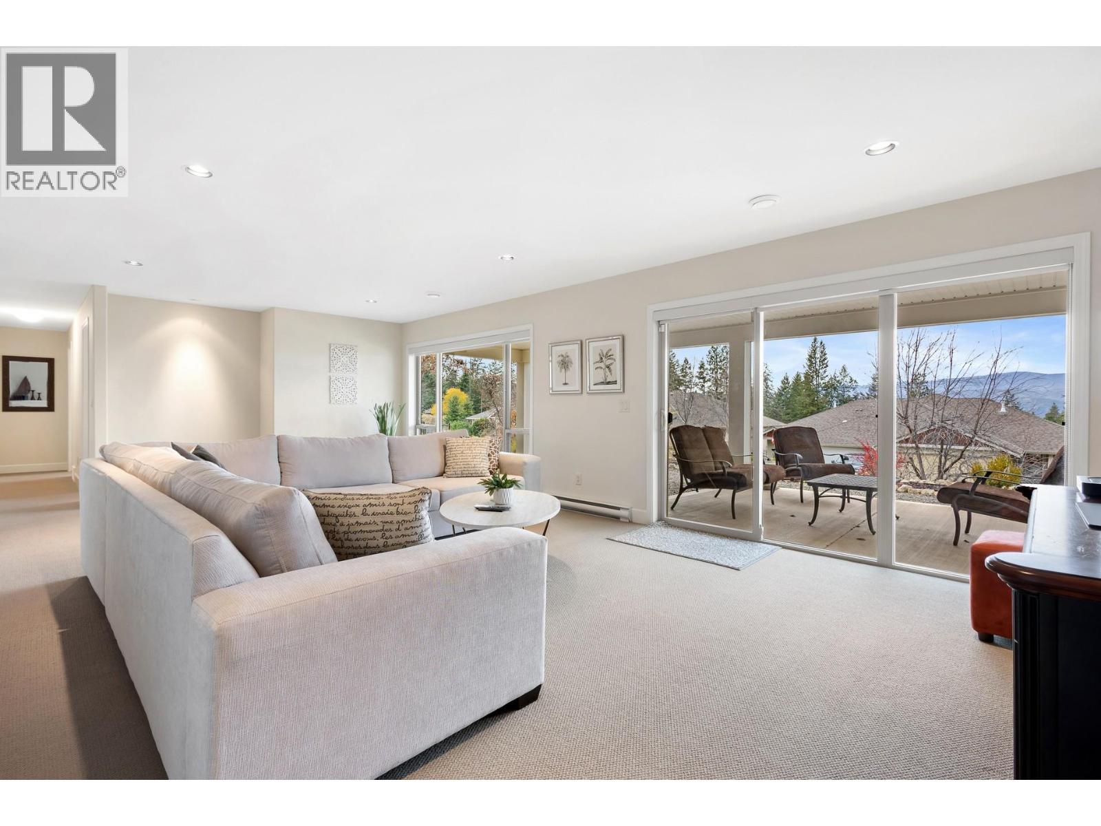  3492 Camelback Drive, Kelowna