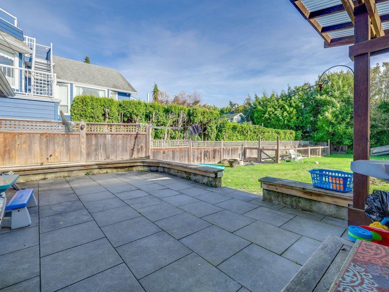 1154 FINLAY STREET, White Rock