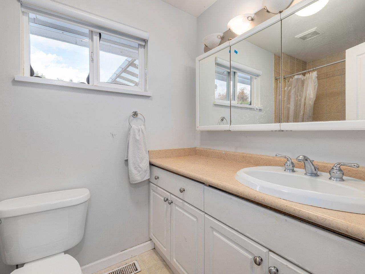 1154 FINLAY STREET, White Rock