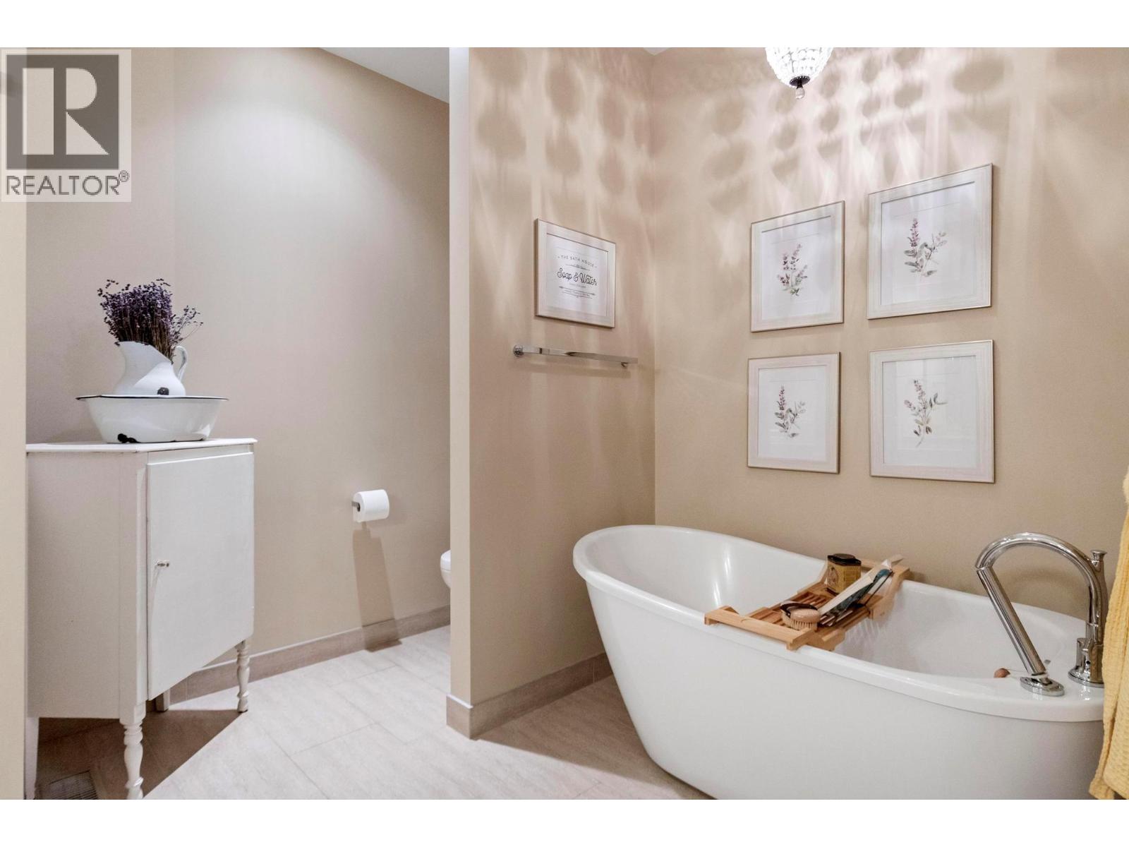 1768 Slateview Crescent, Lake Country